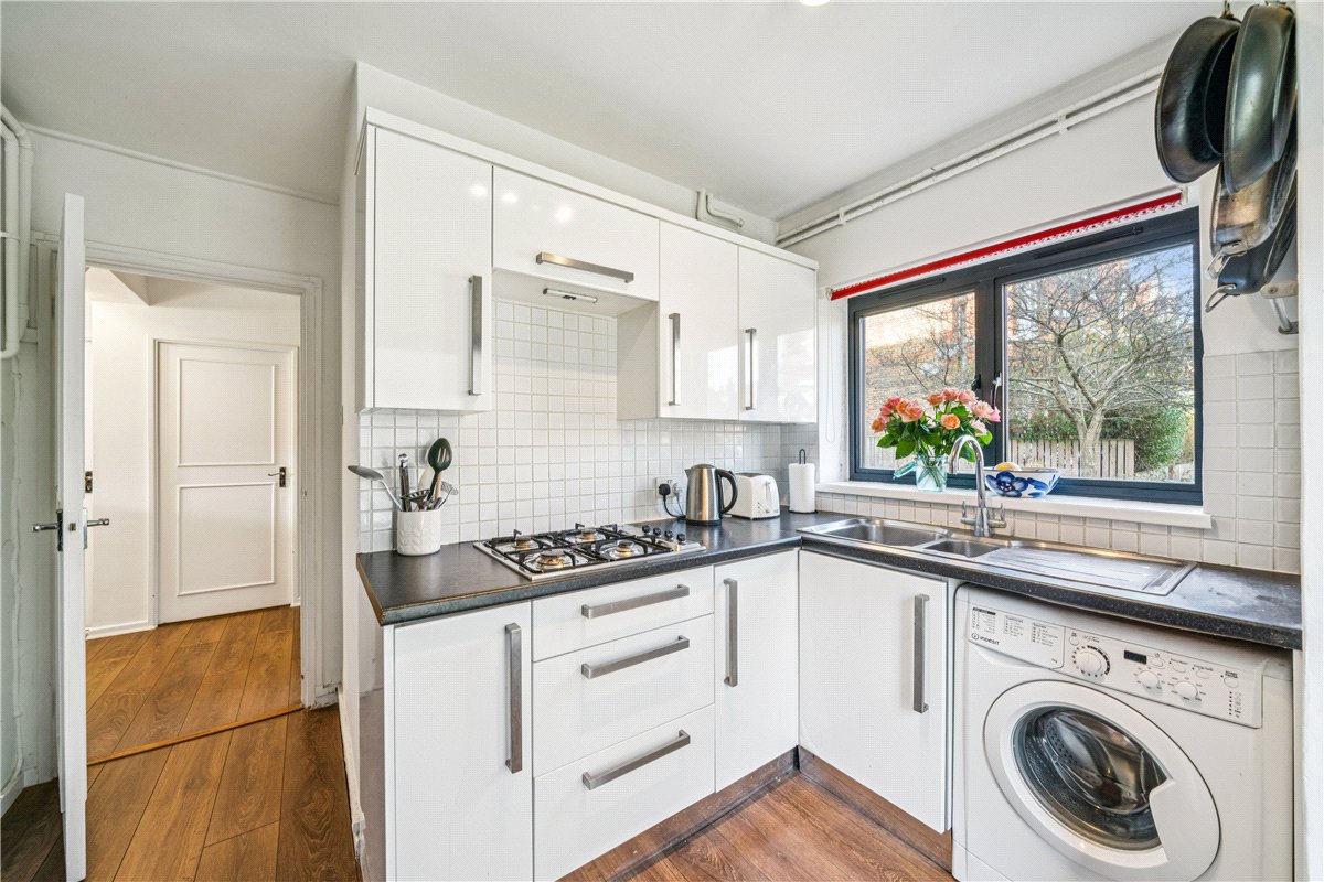 2 bedroom Flat, Mayford Close, London, SW12 - Sold STC, Image 3