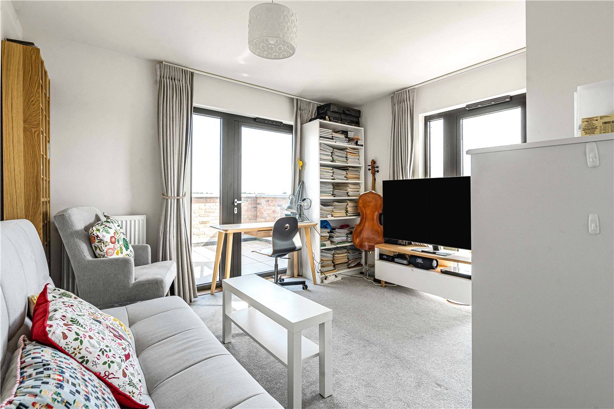 2 bedroom Flat, Patagonia Way, Cambridge, CB3 - Available, Image 10
