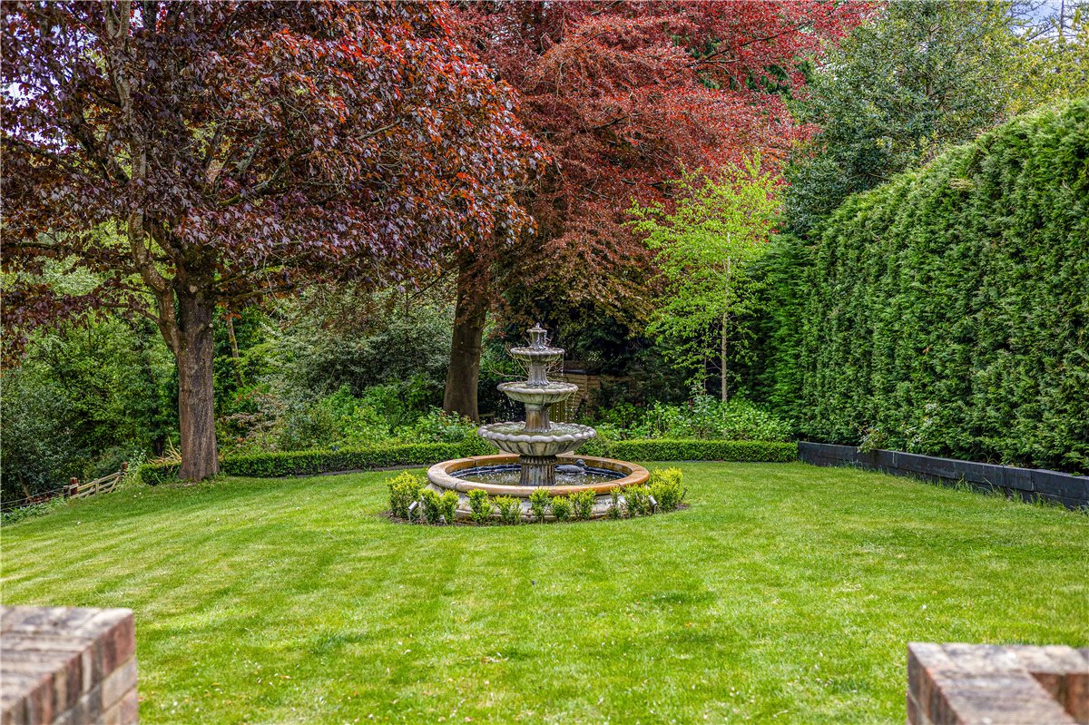 5 bedroom House, The Fairway, Devizes, SN10 - Available, Image 31
