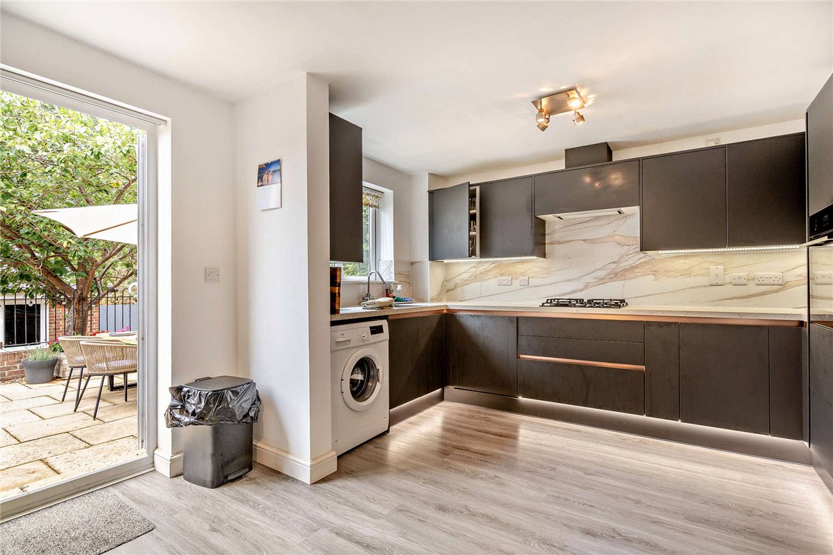 3 bedroom House, Mandarin Drive, Newbury, RG14 - Available, Image 5
