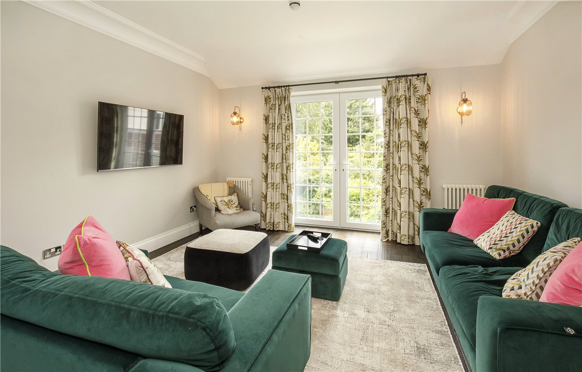 2 bedroom Flat, Kent Road, Harrogate, HG1 - Available, Image 2