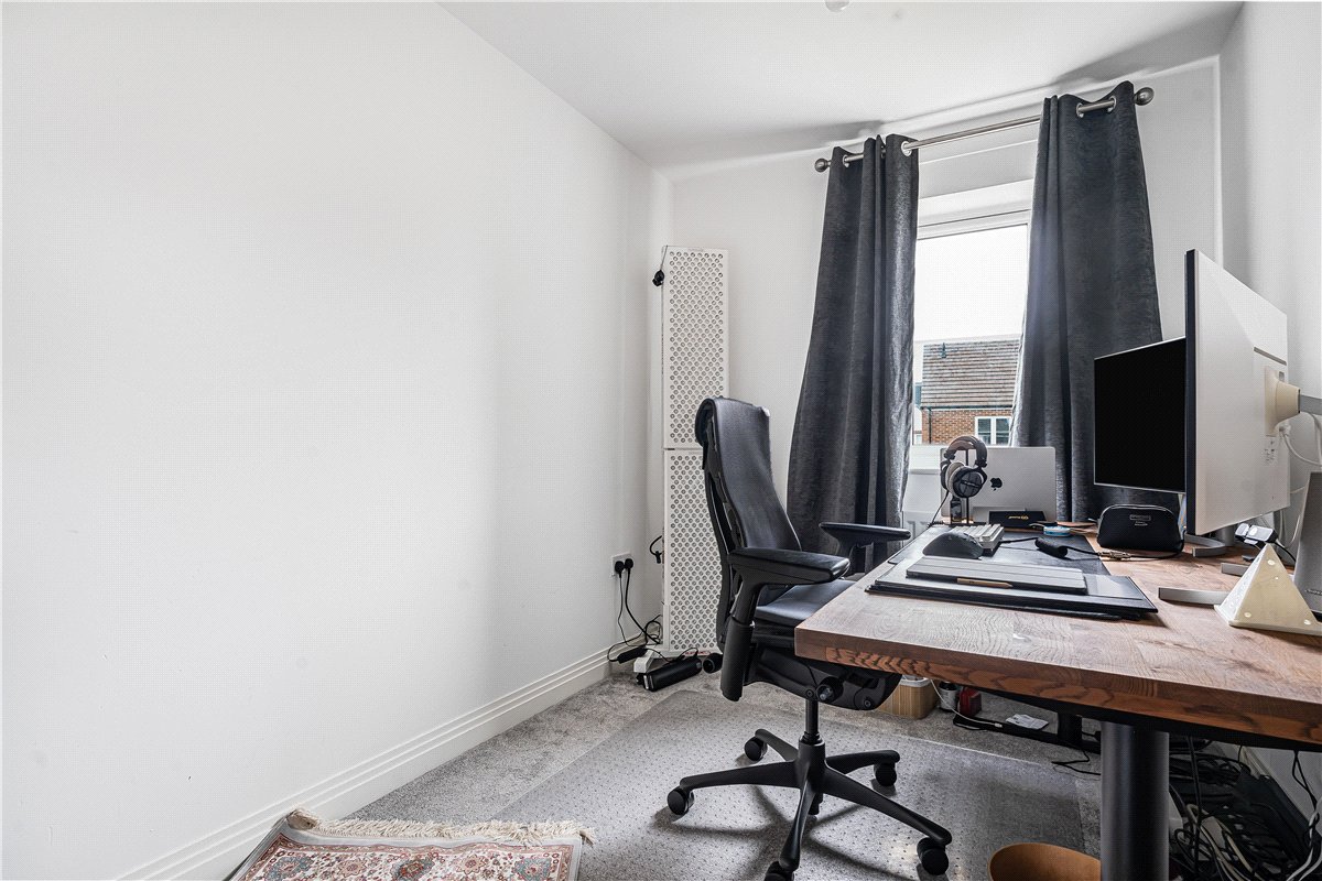 3 bedroom House, Sydney Street, Aylesbury, HP21 - Let Agreed, Image 11