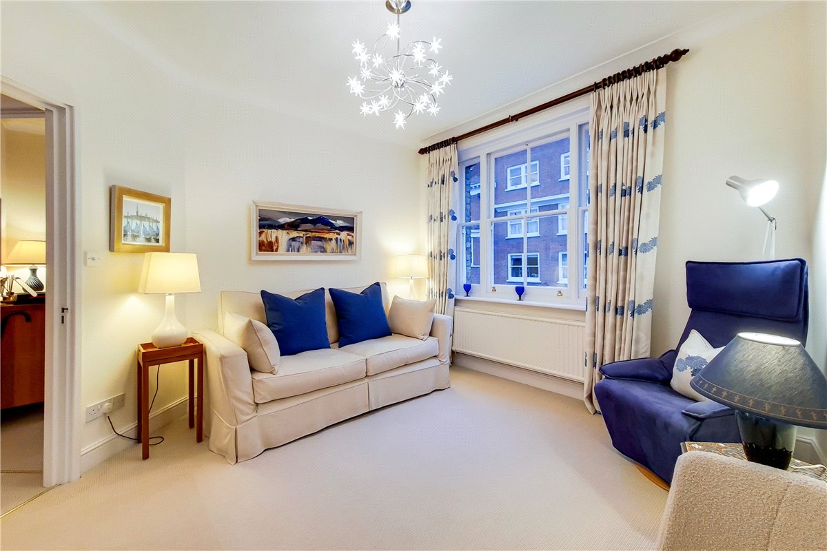 2 bedroom Flat, Marylebone Street, Marylebone, W1G - Sold