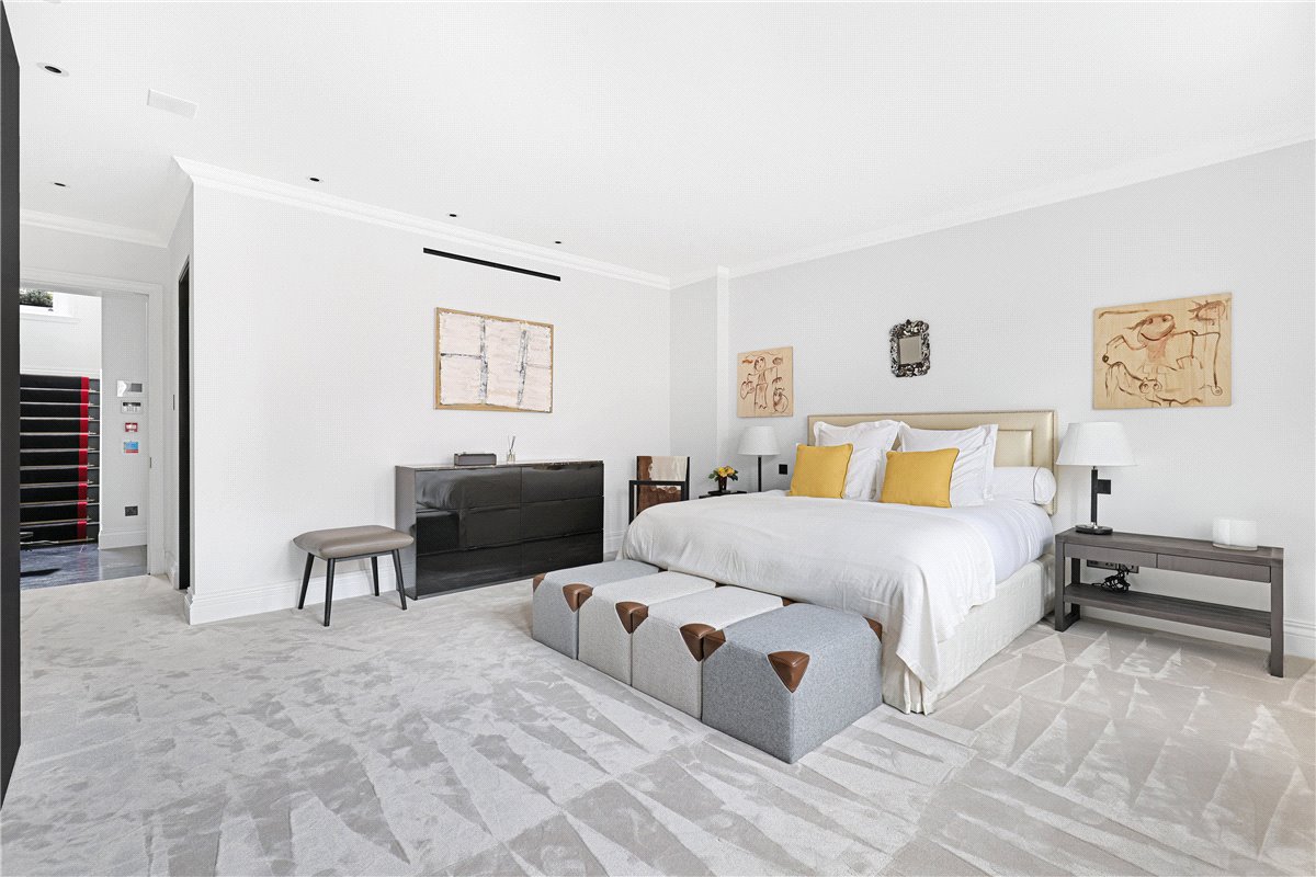 3 bedroom Flat, Pont Street, Knightsbridge, SW1X - Available, Image 19