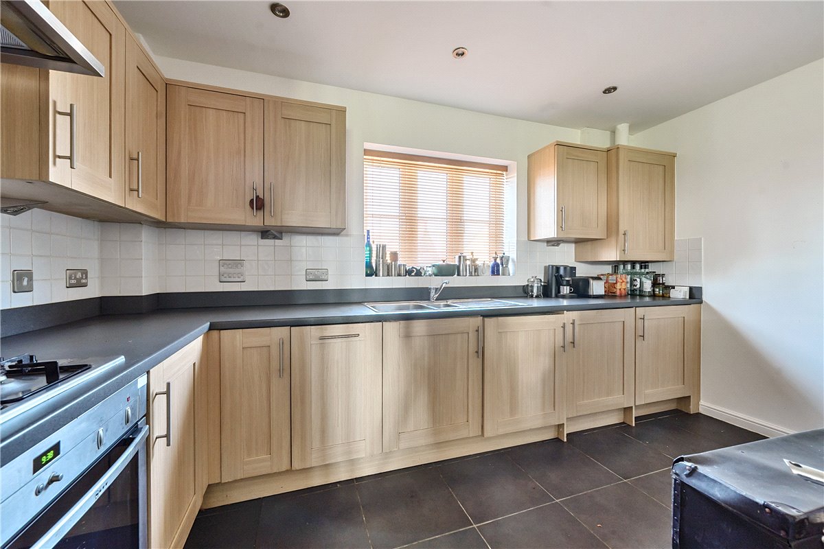 3 bedroom Flat, Randolph Avenue, Woodstock, OX20 - Sold STC, Image 10