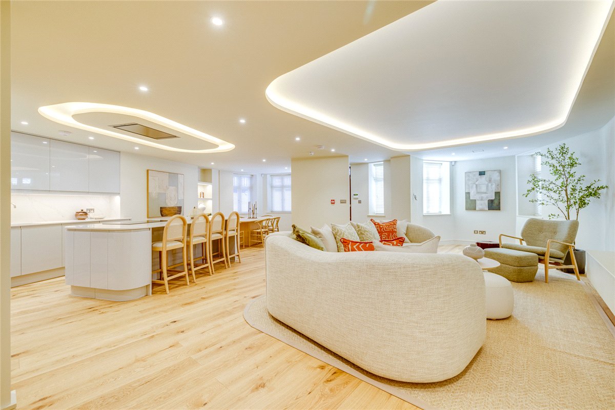 2 bedroom Flat, Hans Crescent, Knightsbridge, SW1X - Available
