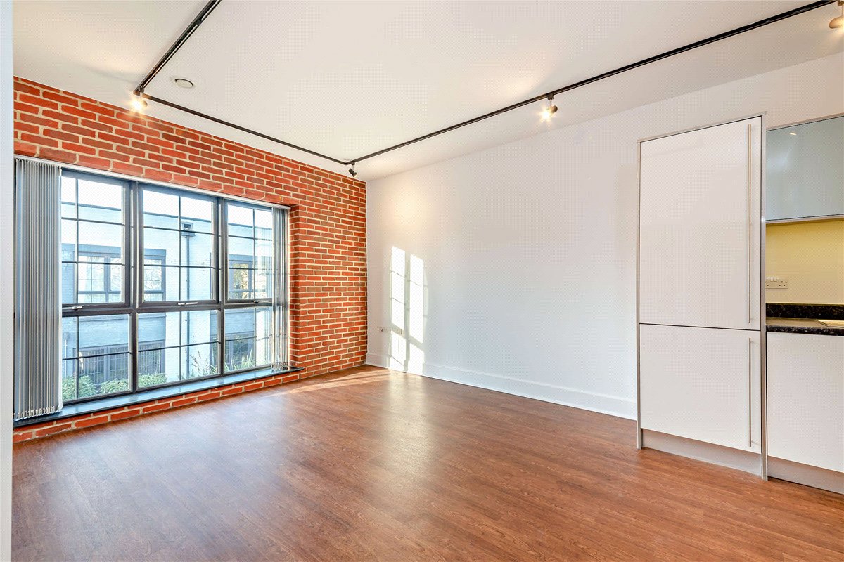 1 bedroom Flat, Kelvin Road, Newbury, RG14 - Available, Image 8