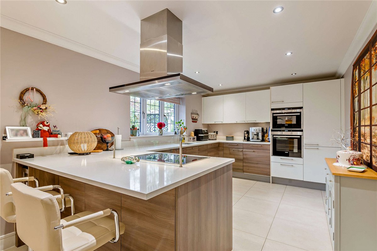6 bedroom House, Monks Lane, Newbury, RG14 - Available, Image 3