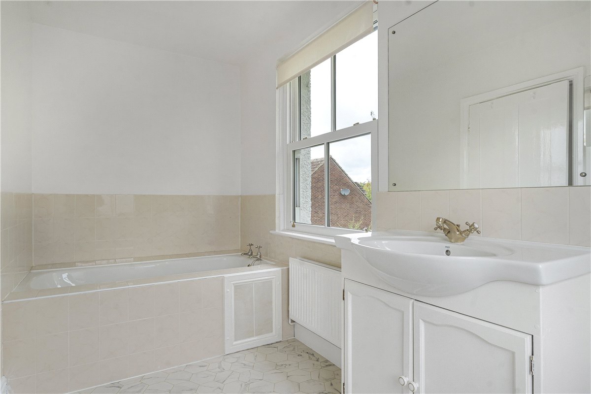 4 bedroom House, High Street, Manton, SN8 - Available, Image 12
