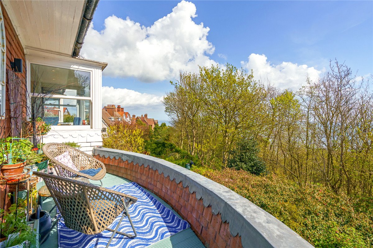 2 bedroom Flat, Holbeck Hill, Scarborough, YO11 - Available, Image 8