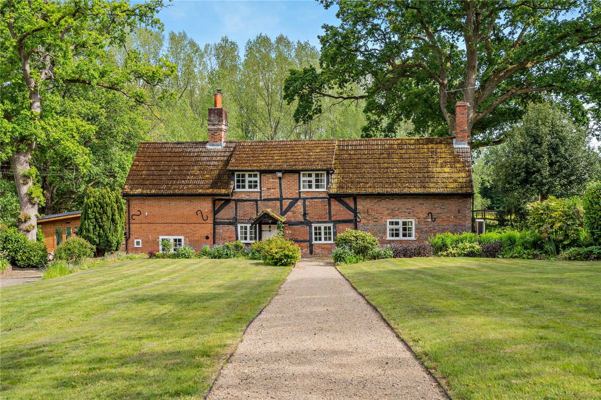5 bedroom House, Crookham Common, Thatcham, RG19 - Available, Image 31