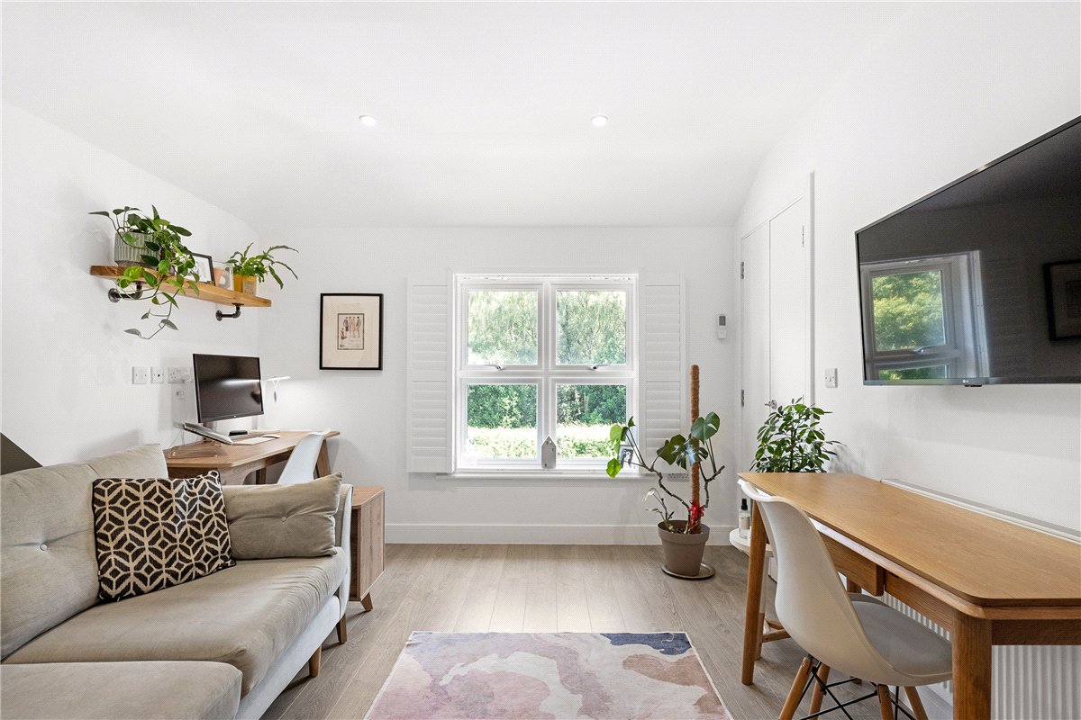 1 bedroom Flat, Ditton Grove, Esher, KT10 - Available, Image 2