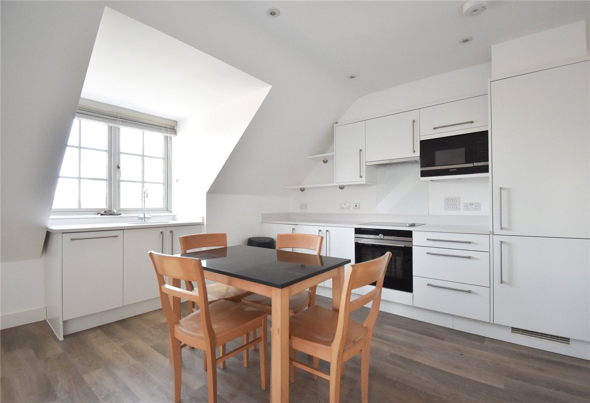 1 bedroom Flat, High Street, Trumpington, CB2 - , Image 2