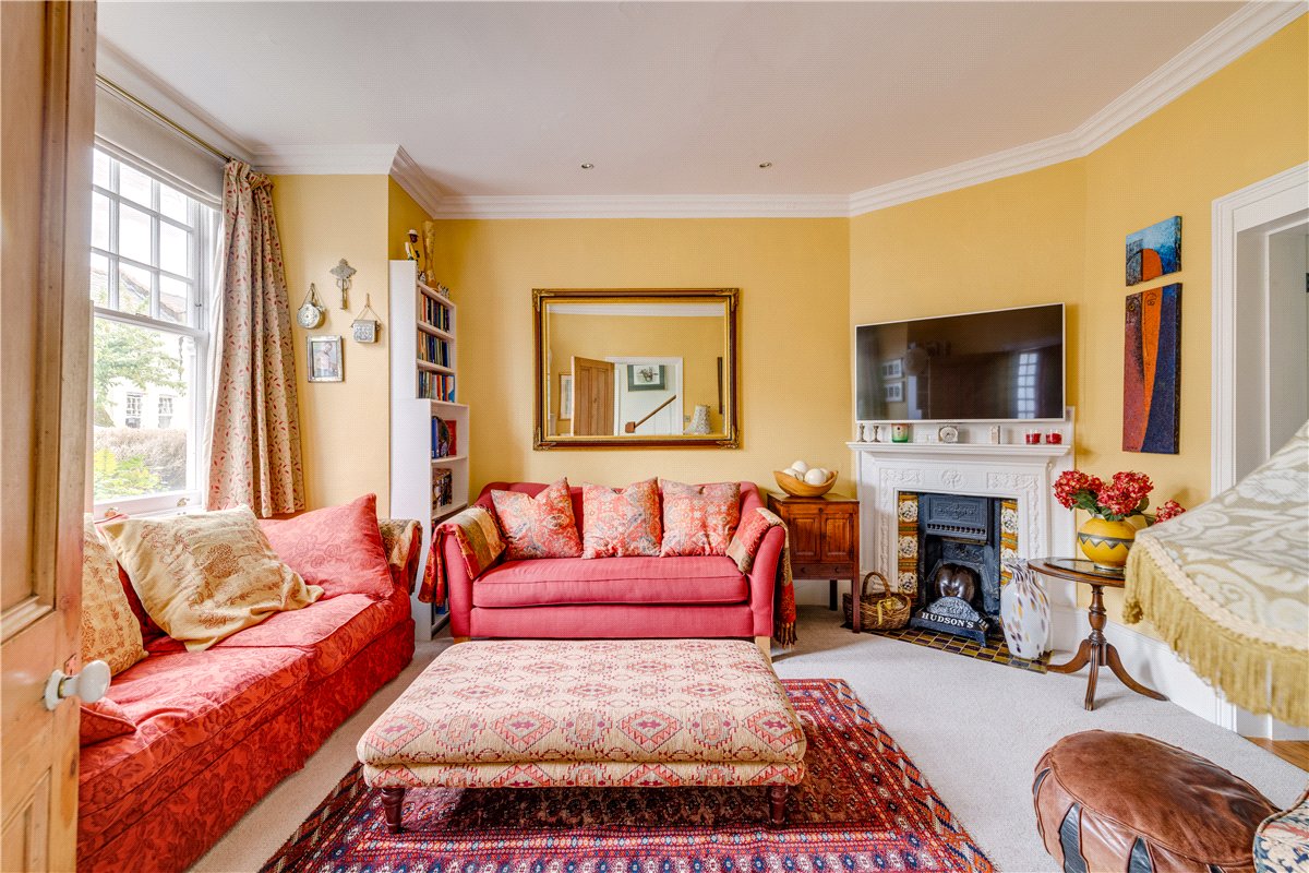 3 bedroom House, First Avenue, London, SW14 - Available, Image 1