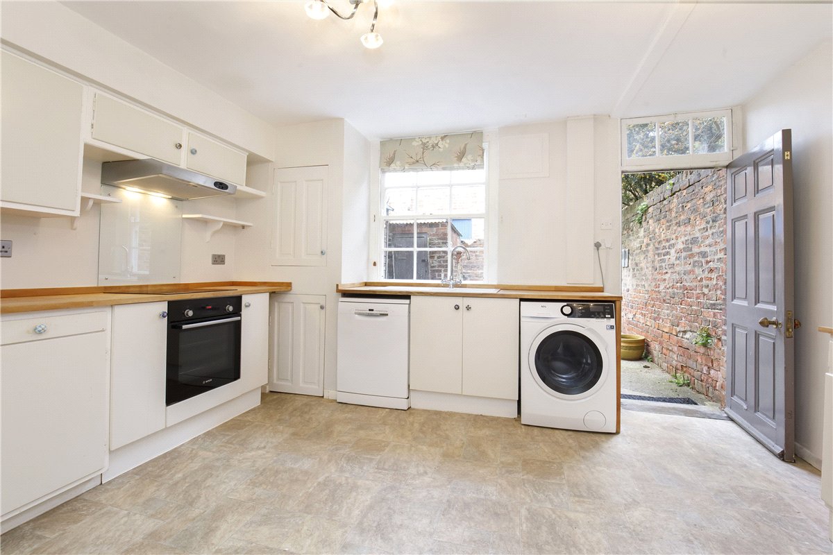 4 bedroom House, Mount Parade, York, YO24 - , Image 2