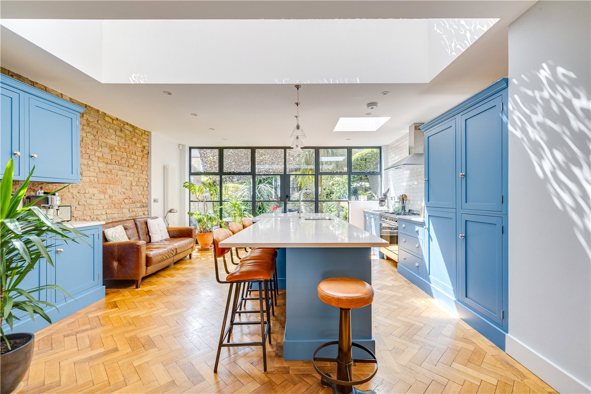 5 bedroom House, Calbourne Road, London, SW12 - Sold STC