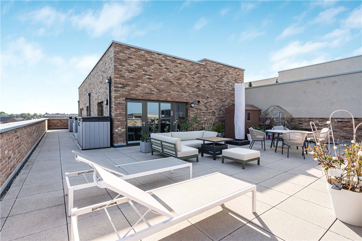 2 bedroom Flat, Patagonia Way, Cambridge, CB3 - Available
