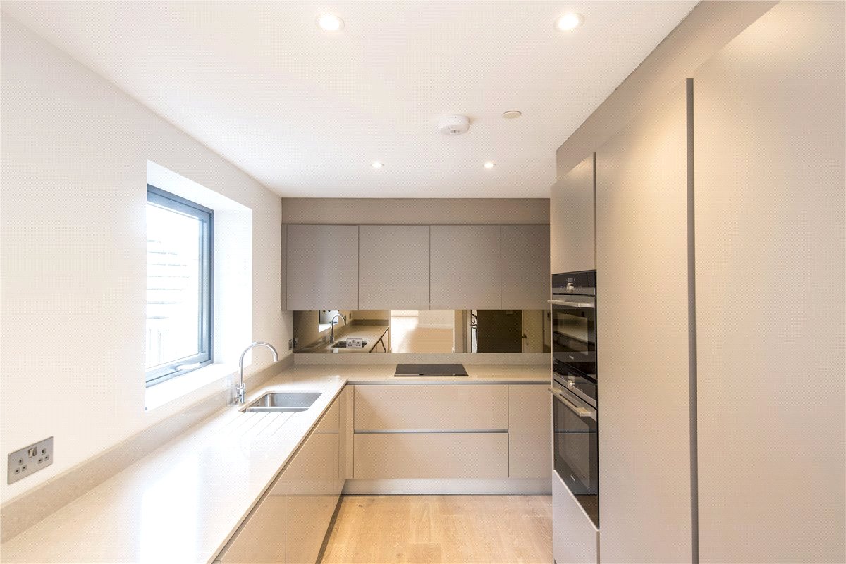 2 bedroom Maisonette, King Street, London, W6 - Available, Image 13