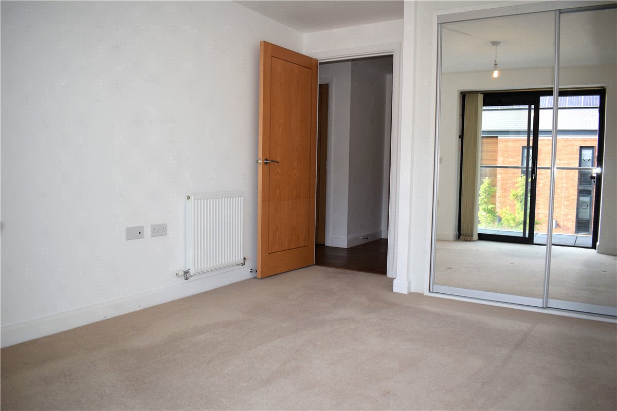 1 bedroom Flat, Racecourse Road, Newbury, RG14 - , Image 4