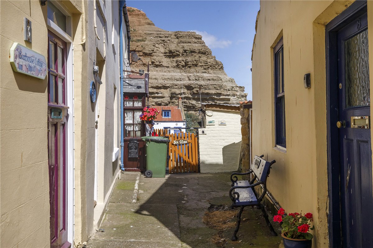 3 bedroom Cottage, Boathouse Yard, Staithes, TS13 - Available, Image 12