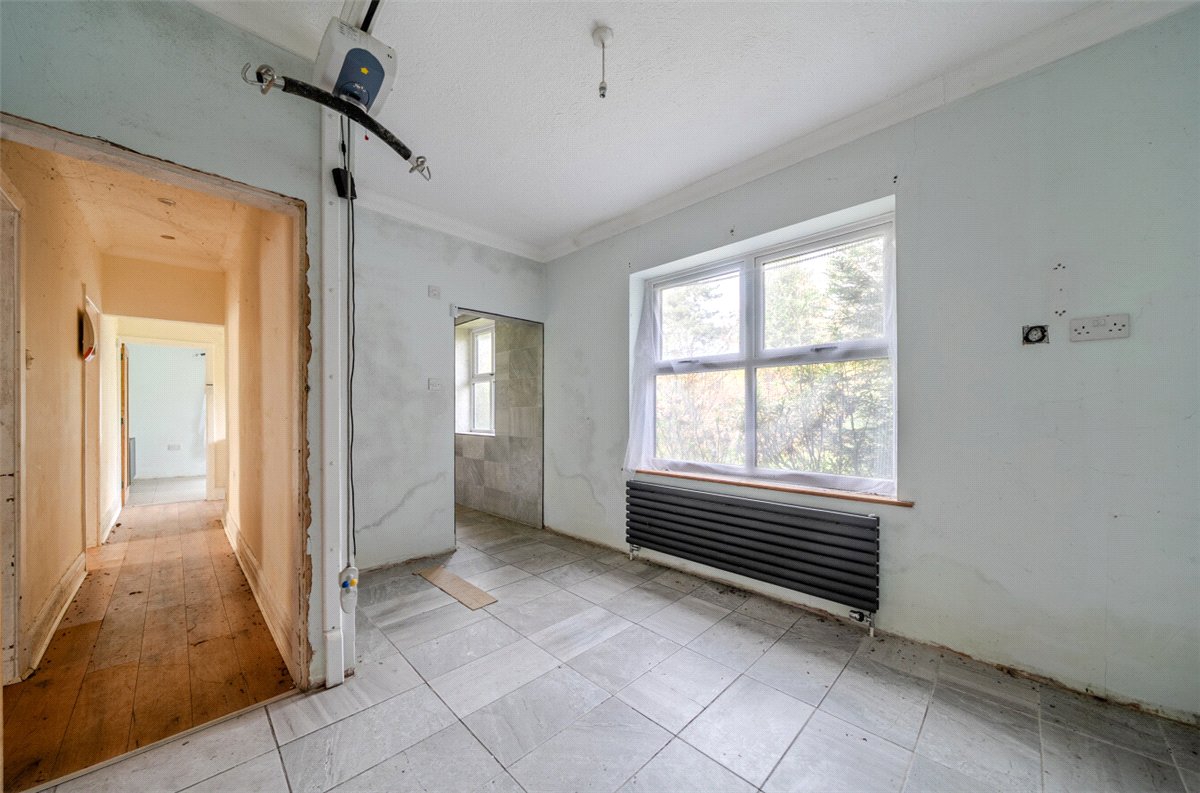2 bedroom Bungalow, Chester Road, Preston Brook, WA7 - Available, Image 13