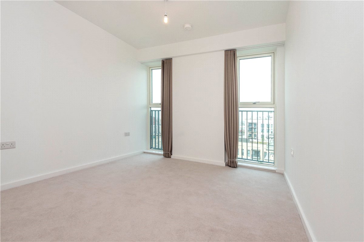 3 bedroom Flat, Heartwell Avenue, London, E16 - Let Agreed, Image 4