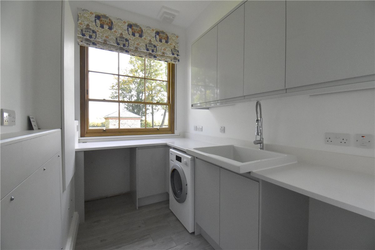 6 bedroom House, Newmarket Road, Kirtling, CB8 - , Image 3