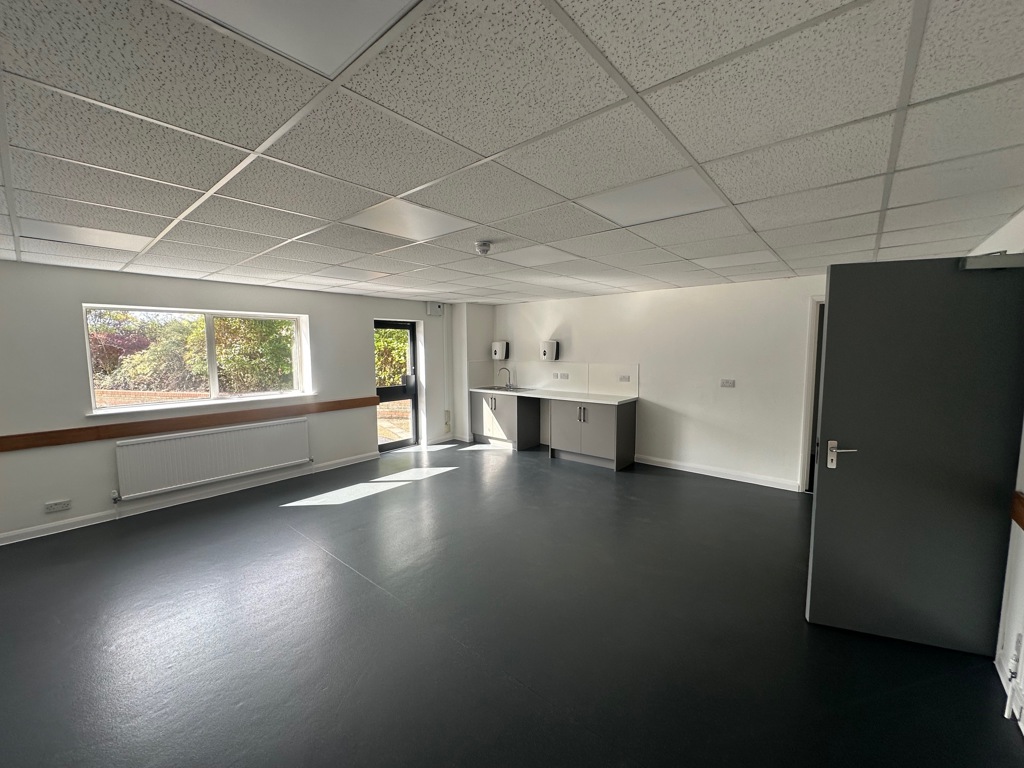 44684 Sq Ft, 41 Edison Road, St. Ives, PE27 - Available, Image 8