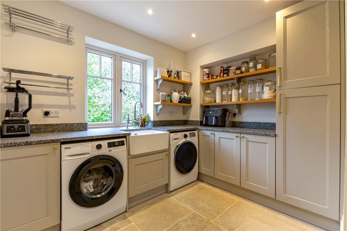 5 bedroom House, The Fairway, Devizes, SN10 - Available, Image 13
