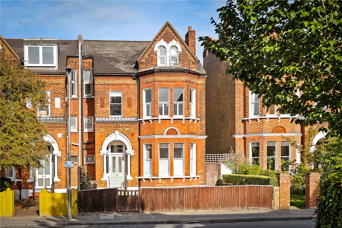 2 bedroom Flat, Lyford Road, London, SW18 - Available, Image 1