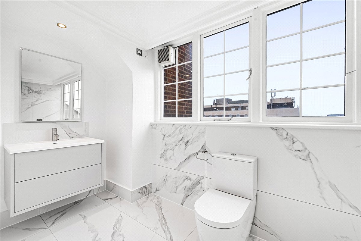 4 bedroom Flat, Grosvenor Square, Mayfair, W1K - Available, Image 2