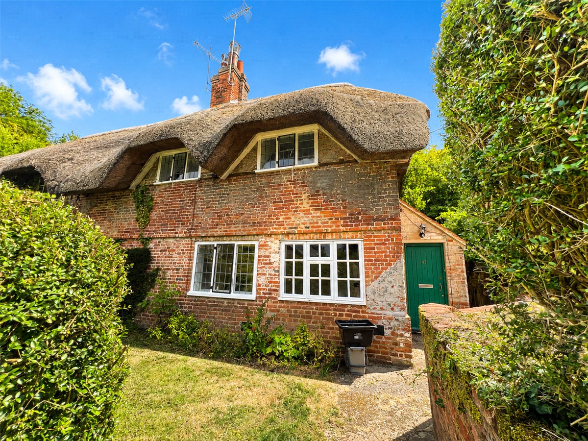 2 bedroom House, East Stratton, Winchester, SO21 - Available
