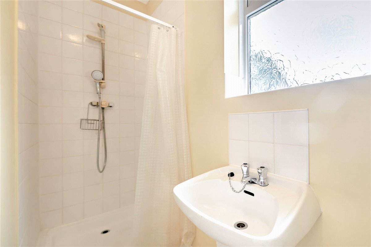 3 bedroom Bungalow, Gore End Road, Ball Hill, RG20 - , Image 5