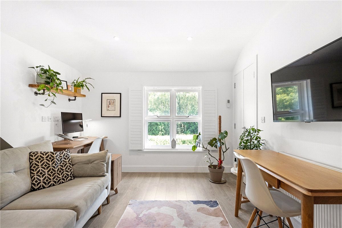 1 bedroom Flat, Ditton Grove, Esher, KT10 - Available, Image 1