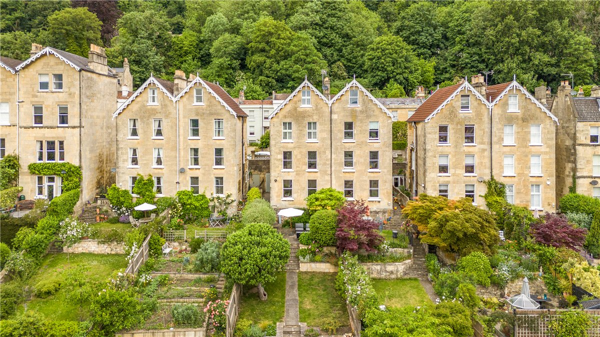 4 bedroom House, Malvern Villas, Bath, BA1 - Available