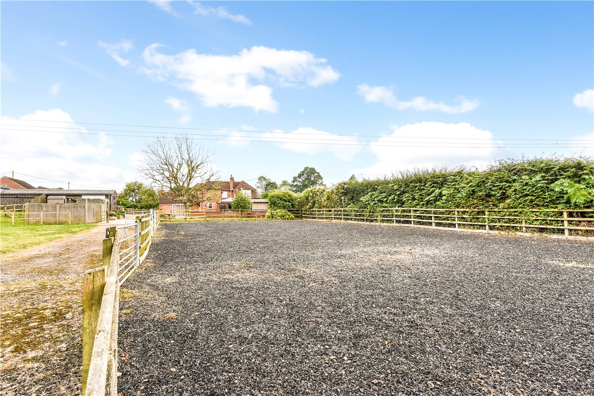 4 bedroom House, Forest Road, Worlds End, PO7 - Available, Image 9