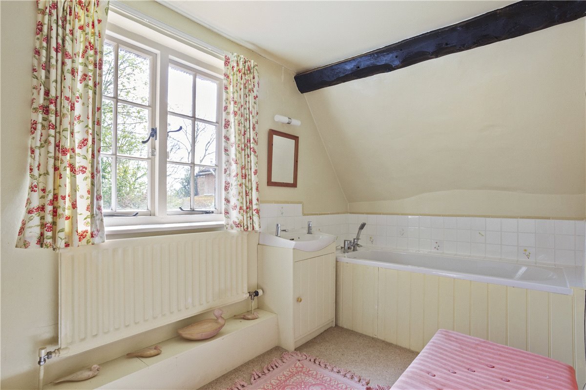 5 bedroom House, The Street, Marden, SN10 - Available, Image 10