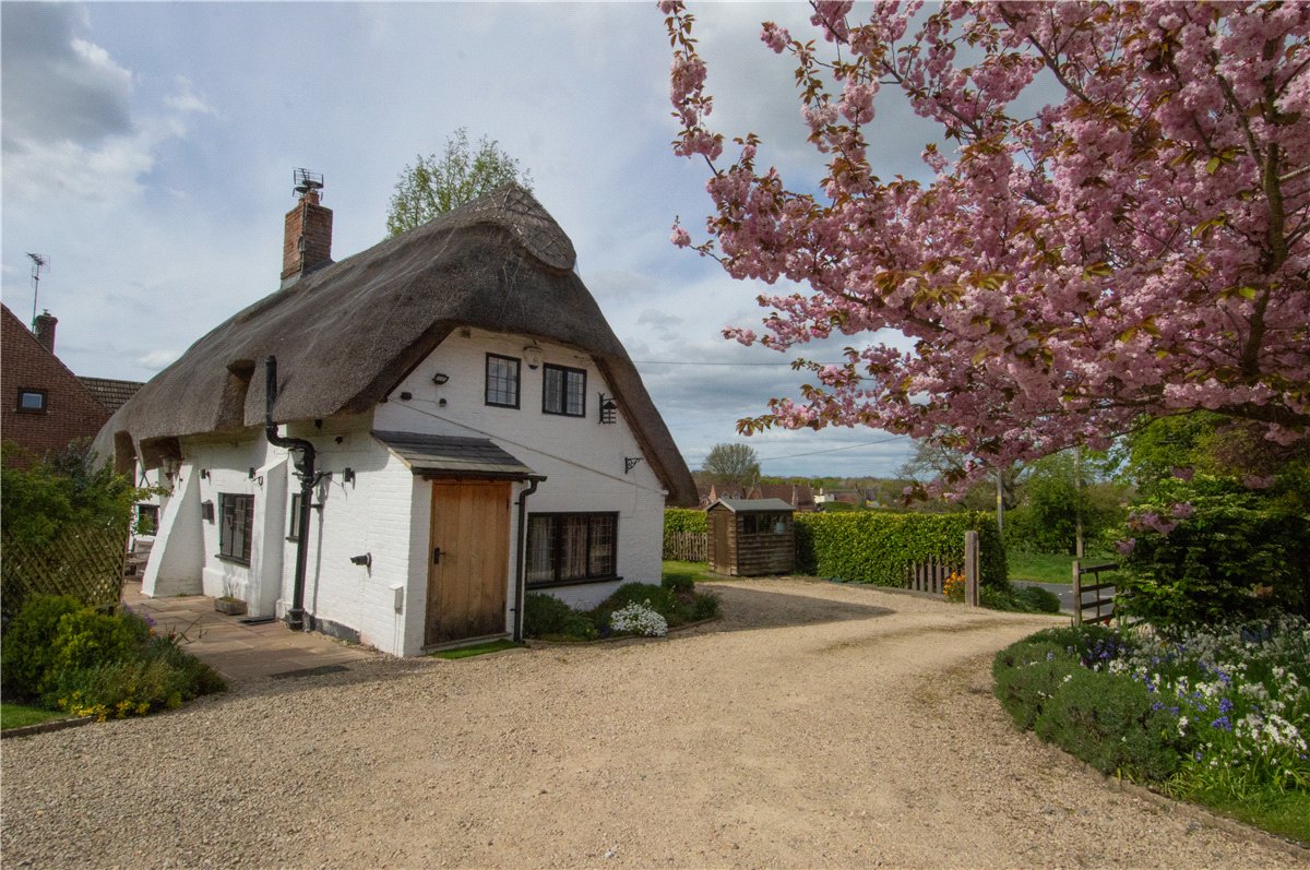 4 bedroom Cottage, Newbury Road, Wickham, RG20 - Available, Image 1