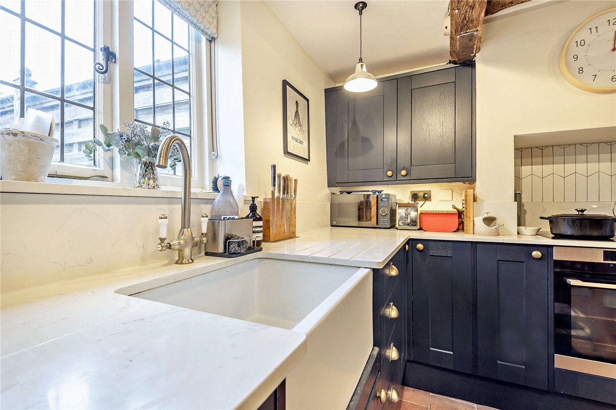 4 bedroom House, George Street, Kingsclere, RG20 - Available, Image 8