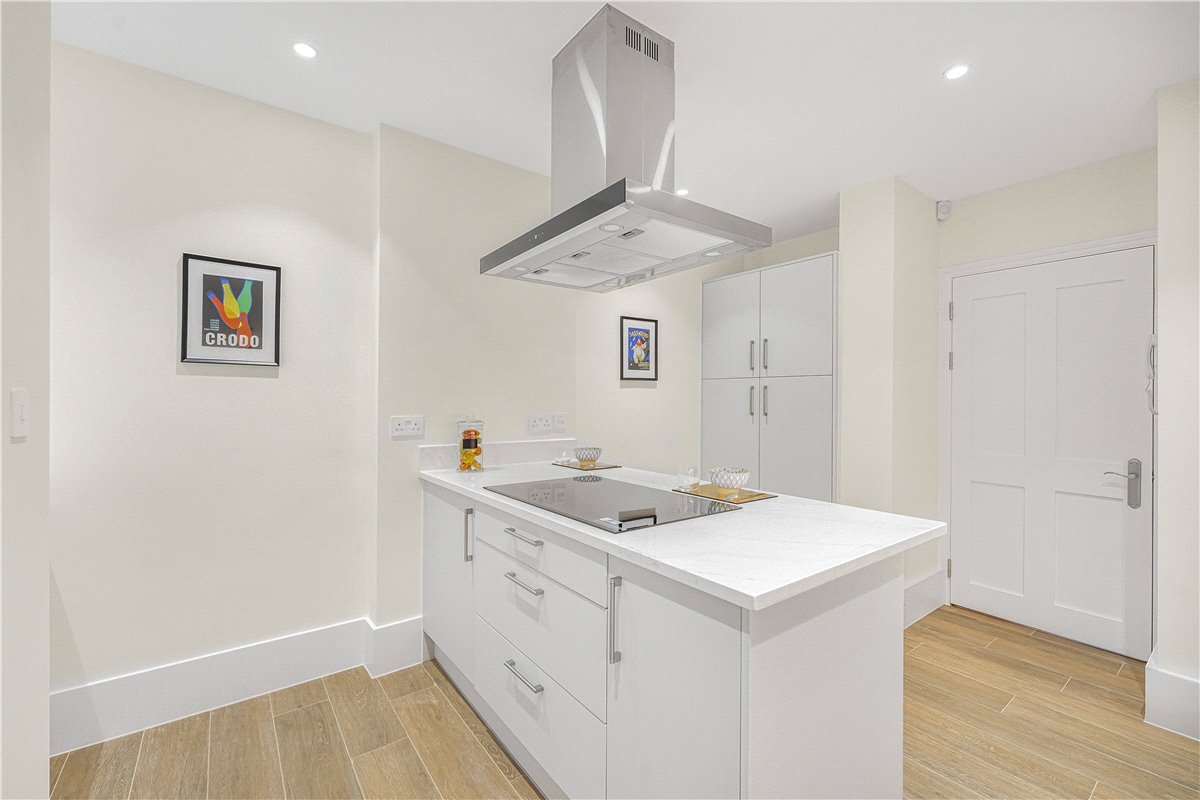 3 bedroom Flat, Holland Park, London, W11 - Available, Image 26