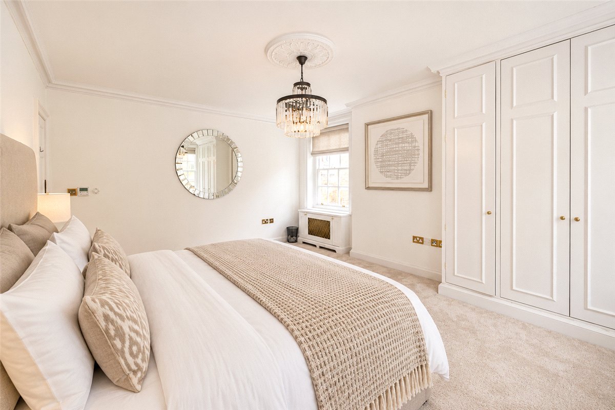 7 bedroom House, Upper Brook Street, Mayfair, W1K - Available, Image 21