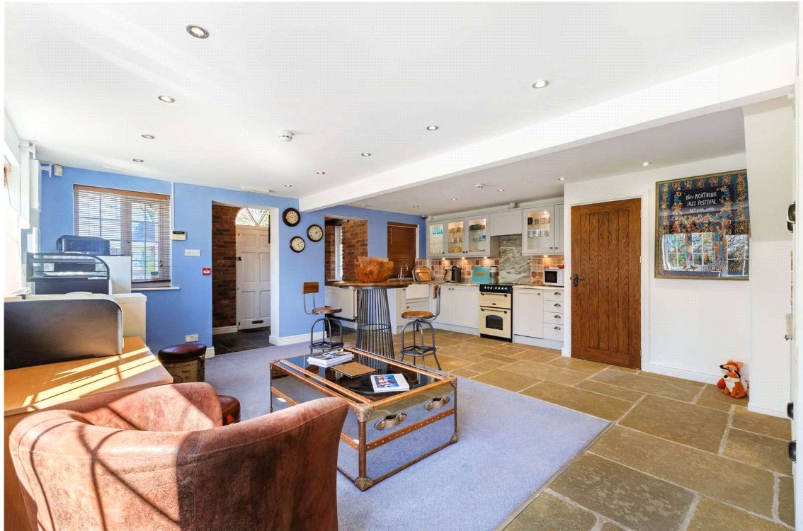 4 bedroom House, Pall Mall, Burbage, SN8 - Available, Image 18