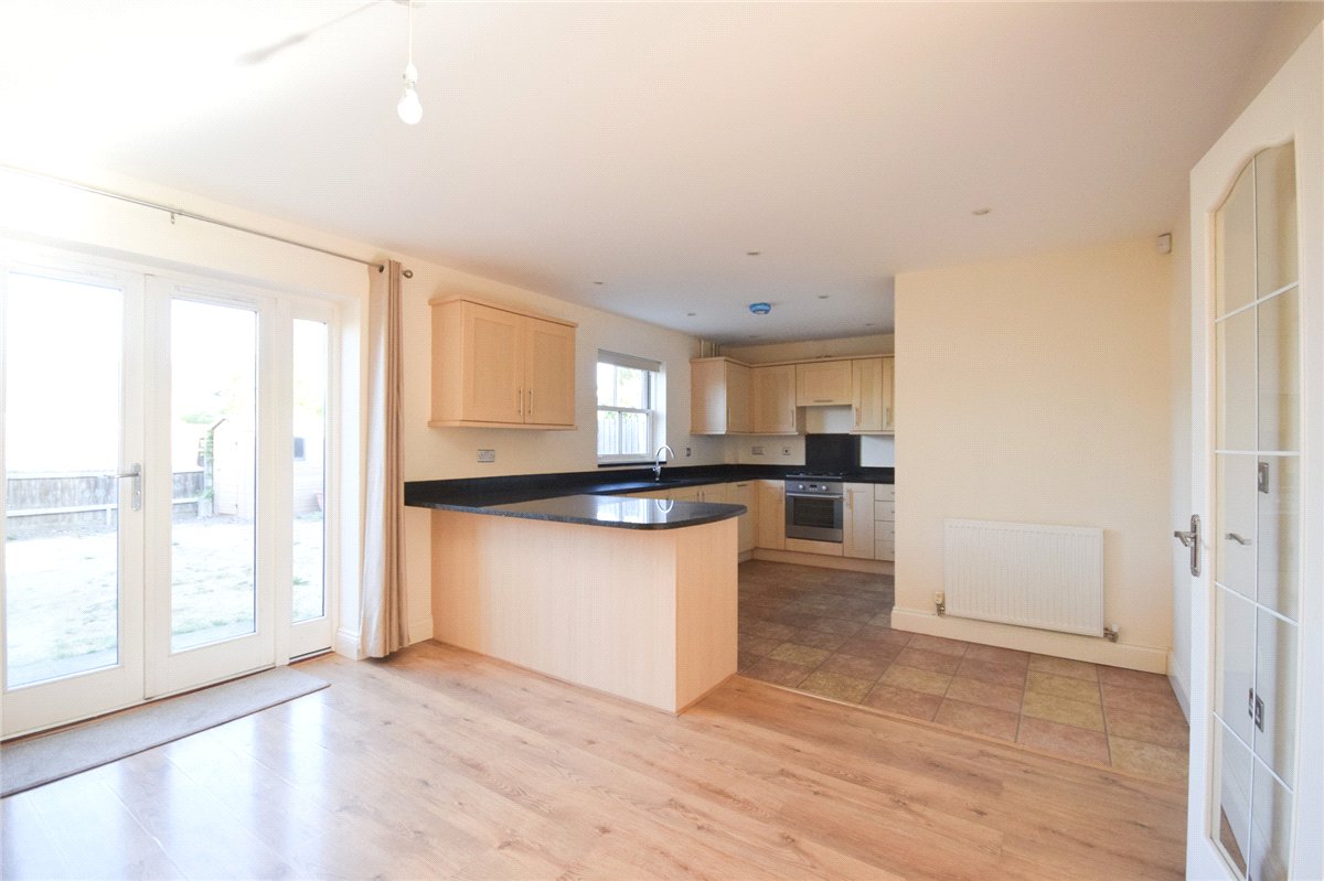 4 bedroom House, High Street, Waterbeach, CB25 - Available, Image 2
