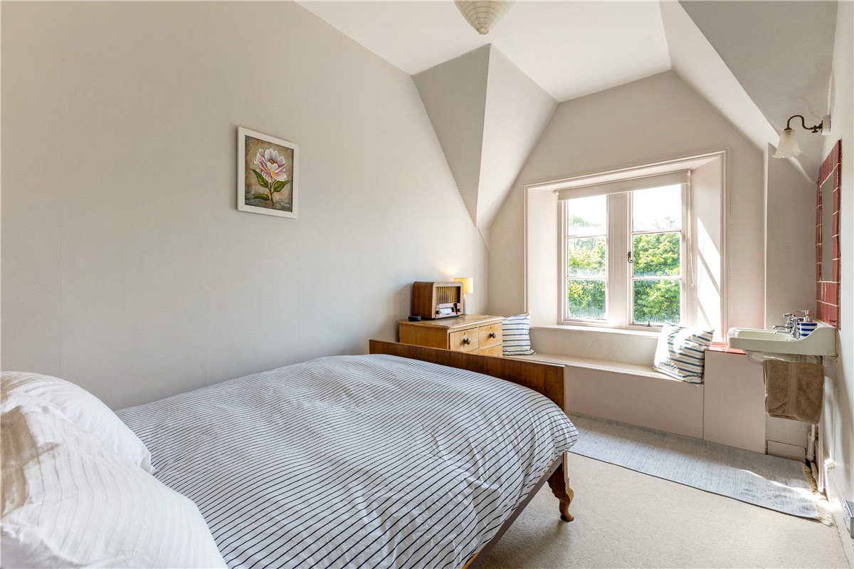 3 bedroom House, West Street, Aldbourne, SN8 - Available, Image 15