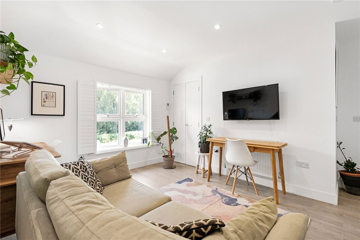 1 bedroom Flat, Ditton Grove, Esher, KT10 - Available, Image 1