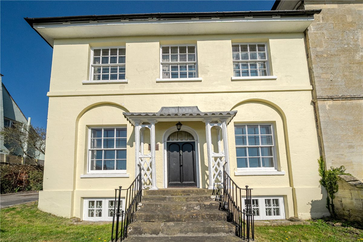 2 bedroom House, The Green, Marlborough, SN8 - Sold