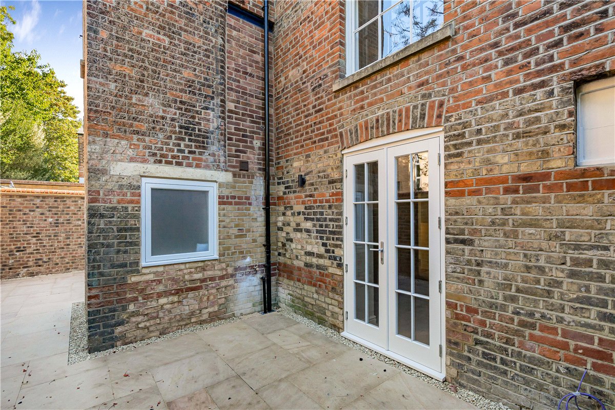 1 bedroom Flat, Walton Crescent, Oxford, OX1 - Available, Image 17