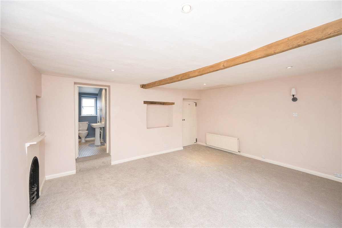 4 bedroom Cottage, The Green, Kirklington, DL8 - , Image 3