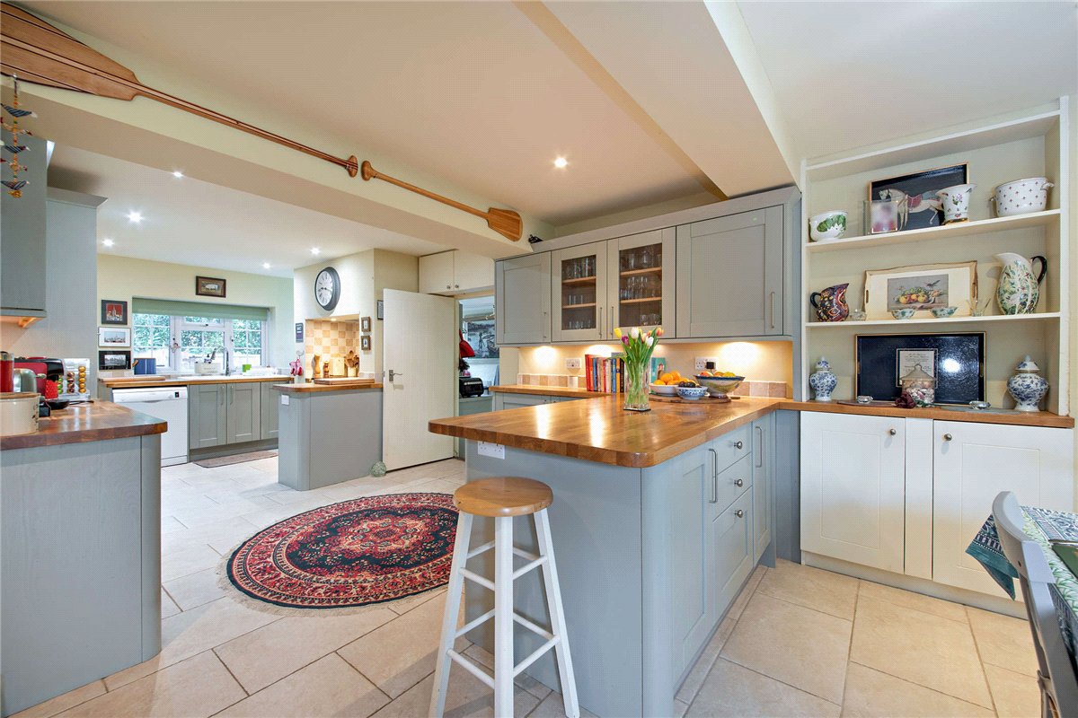 5 bedroom House, Burys Bank Road, Crookham Common, RG19 - Available, Image 19