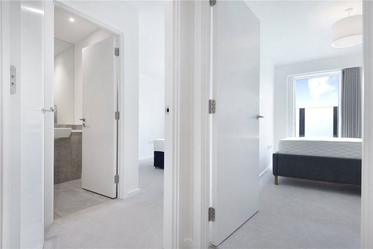2 bedroom Flat, Heartwell Avenue, London, E16 - Available, Image 10